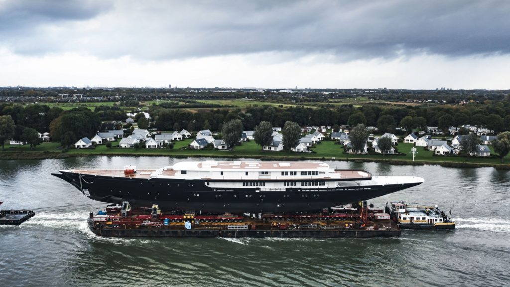 Jeff Bezos $500 Million Dollar Yacht, amazon, super yacht, historic bridge 