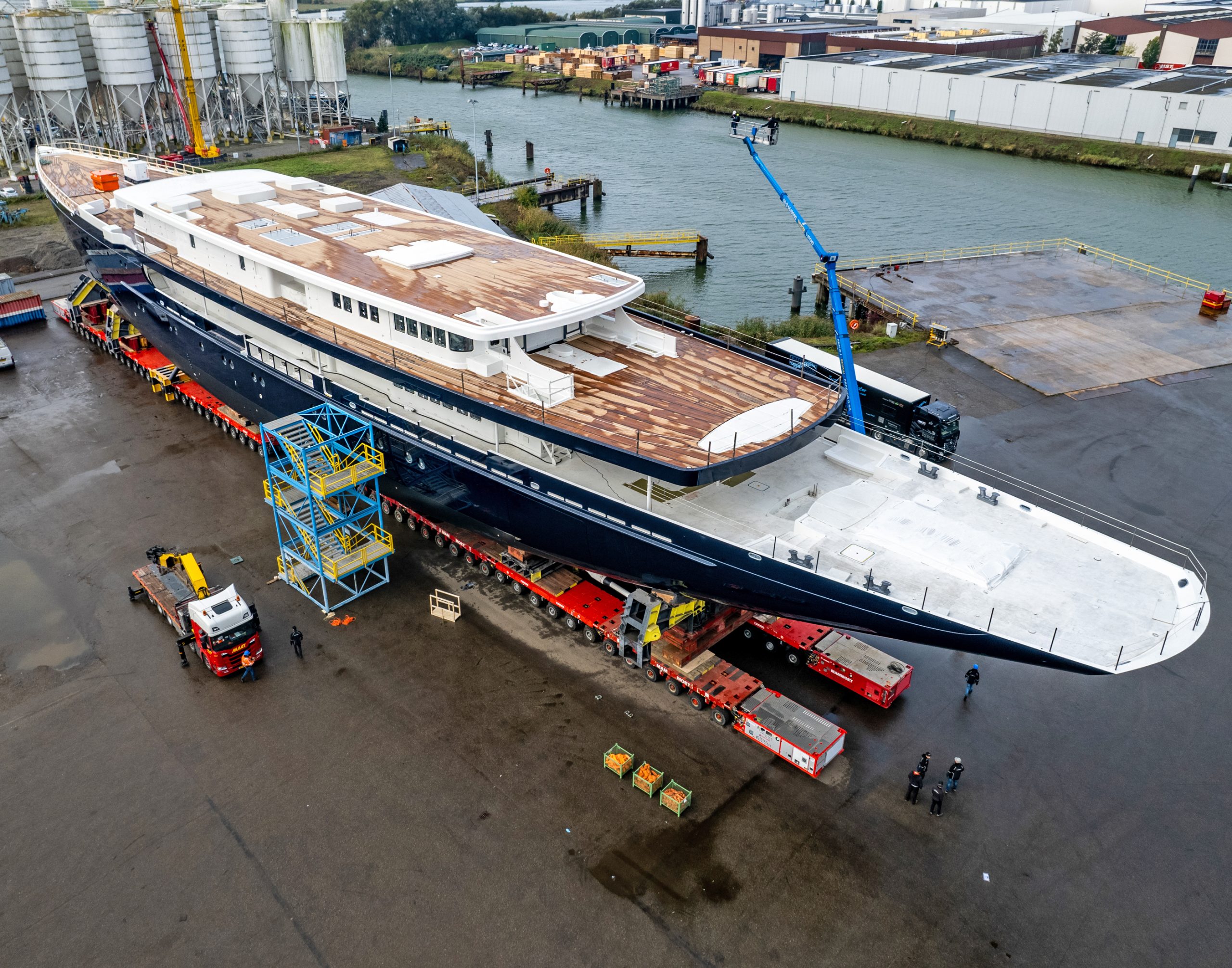 jeff bezos yacht sardinia