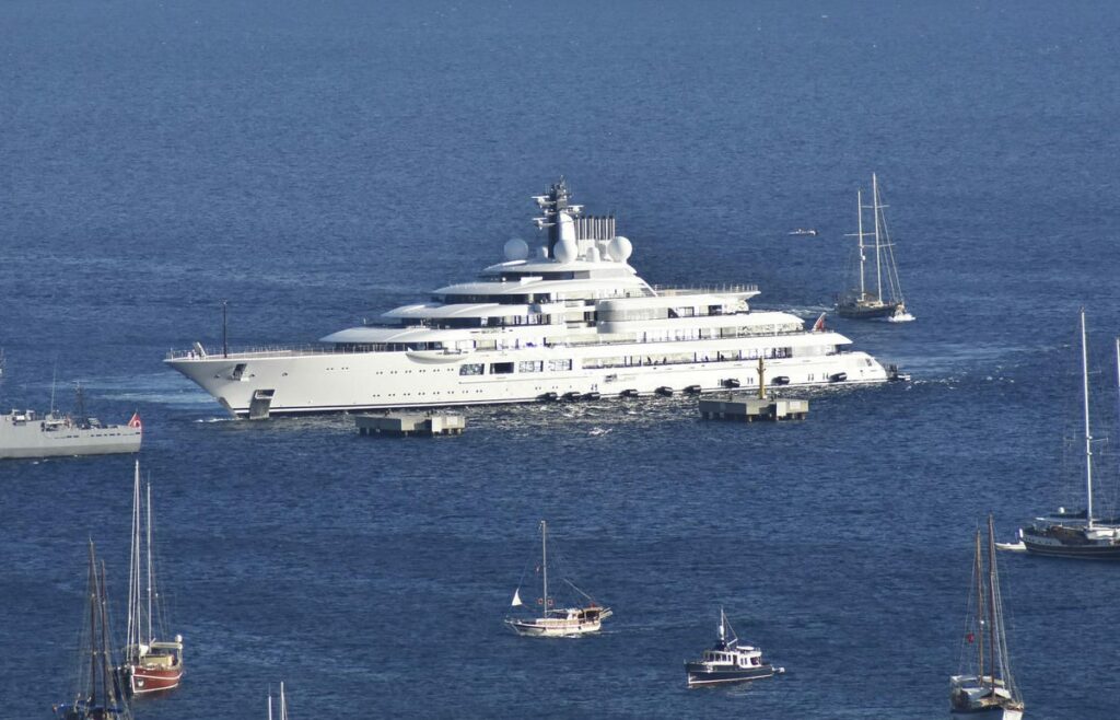 Putin's $700 Million Dollar Yacht, putins yacht seized