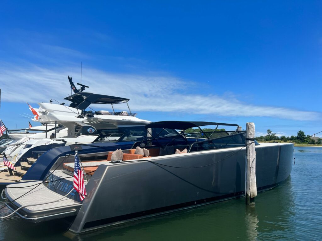 off the hook yachts, FLIBS 2022, 