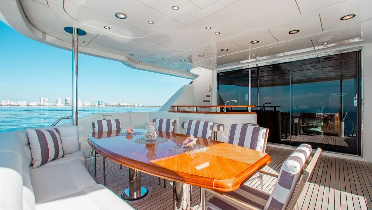 luxury yacht charter, fort lauderdale charter, off the hook yachts
