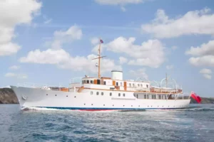 off the hook yachts, superyachts, 1930s yacht, frank sinatra, grace kelly, elizabeth taylor, malahne, celebrity yacht