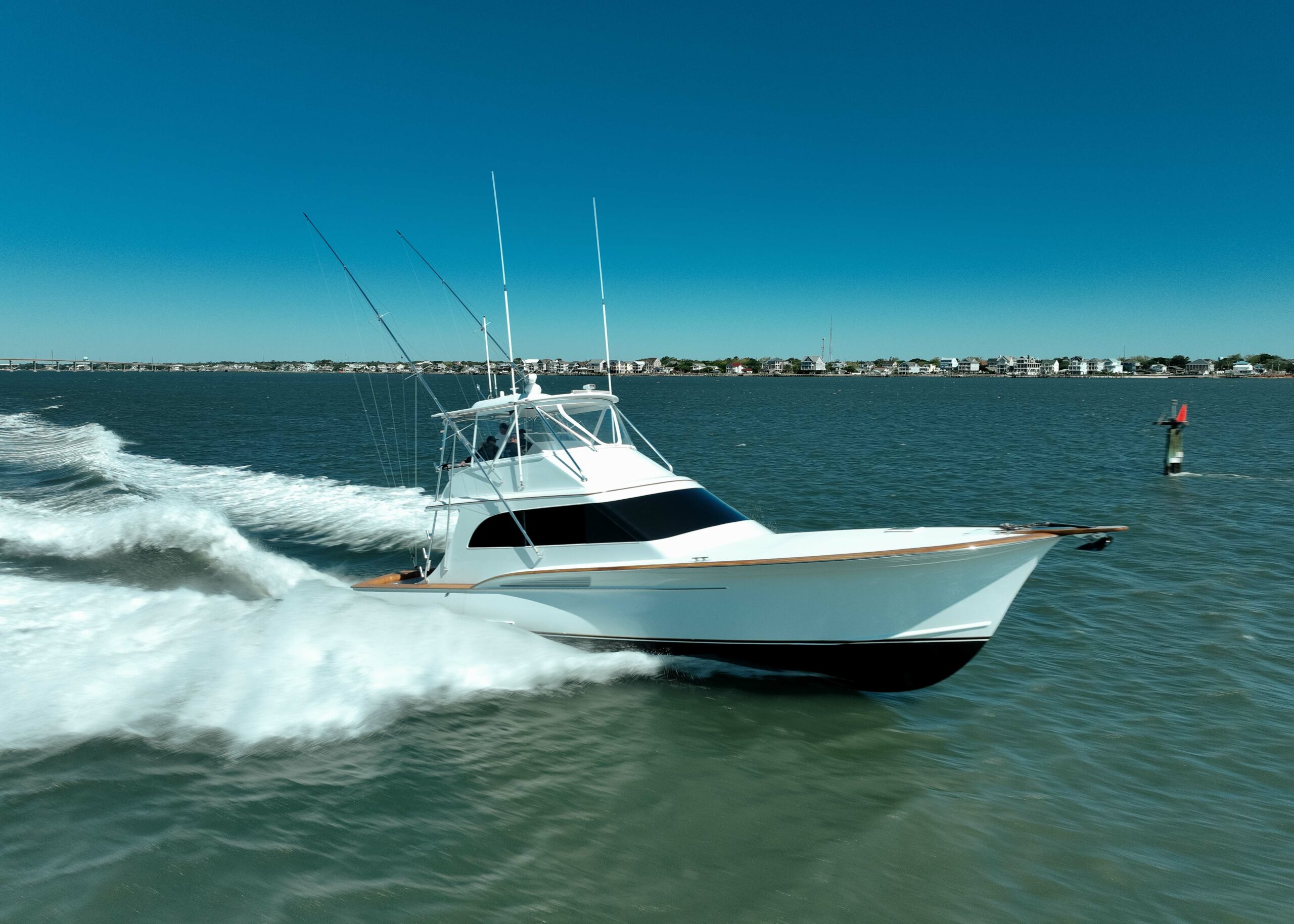 Regulator Marine 31: 2021 Boat Buyers Guide