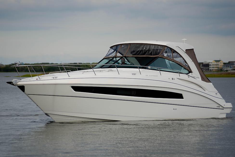 Cabin cruiser shop