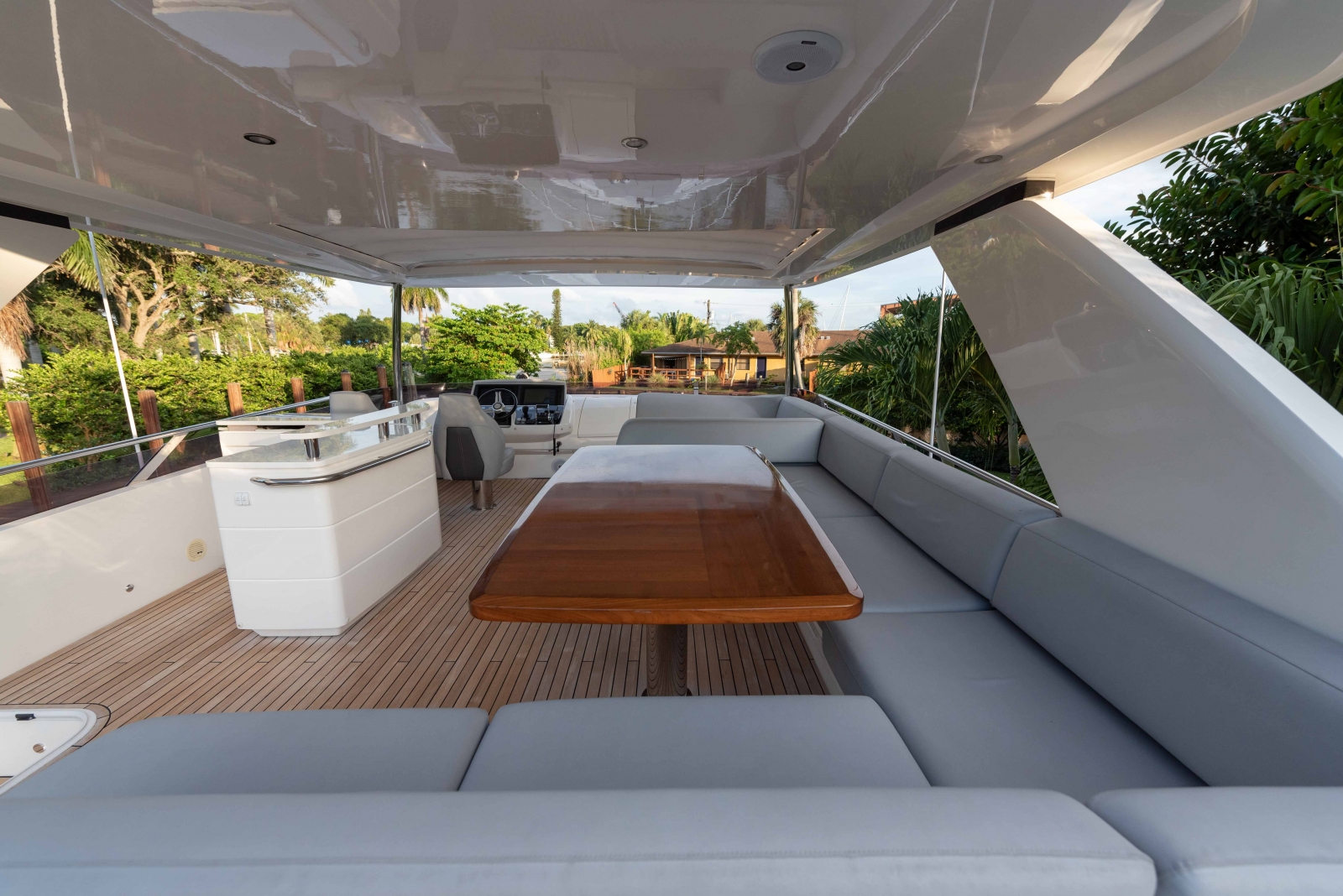 2015 PRINCESS 68 FLYBRIDGE MY 2015 PRINCESS 68 FLYBRIDGE MY