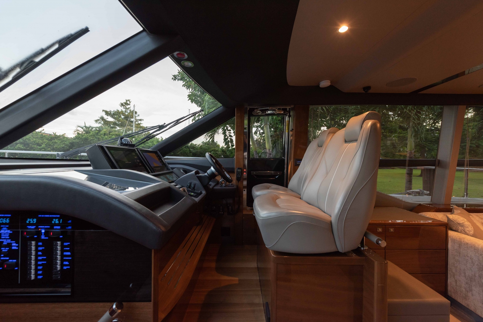 2015 PRINCESS 68 FLYBRIDGE MY